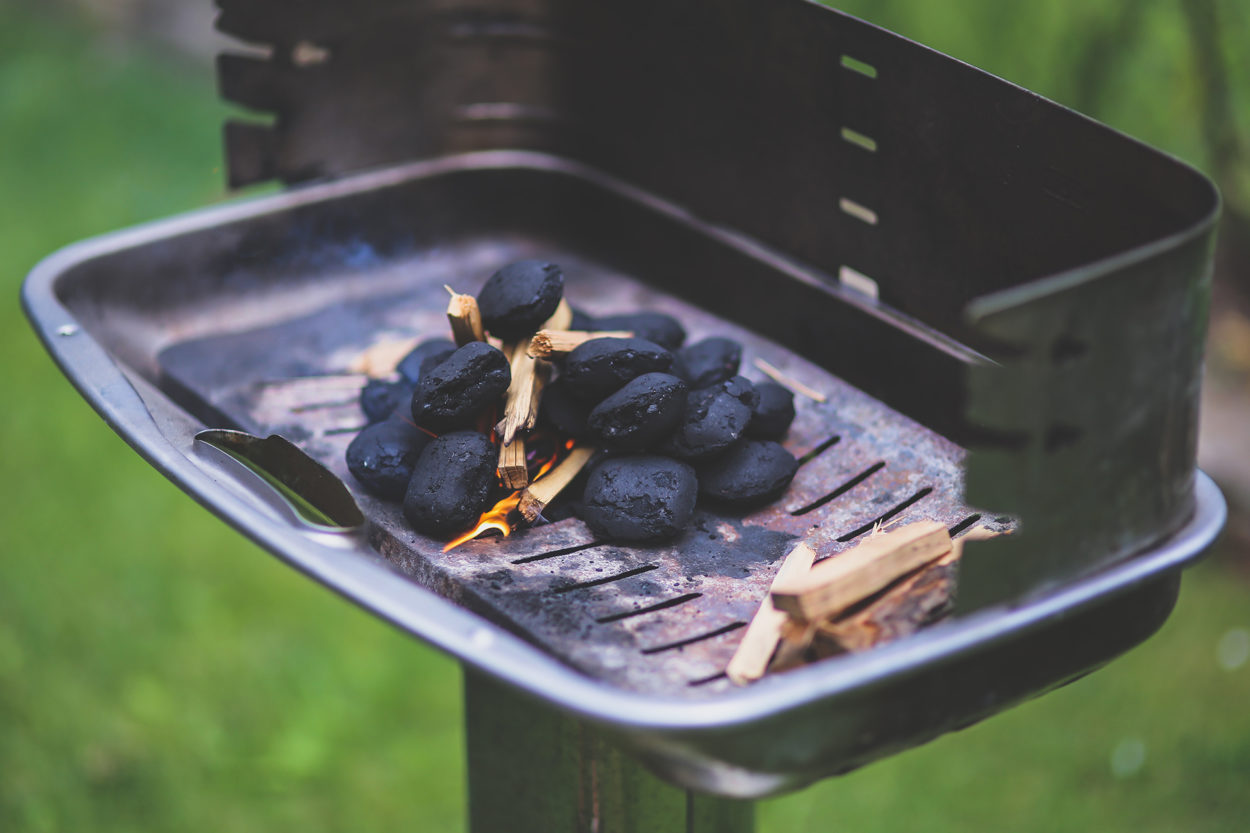 12 Dos and Donts for Safer Backyard Barbecuing Blog JMI